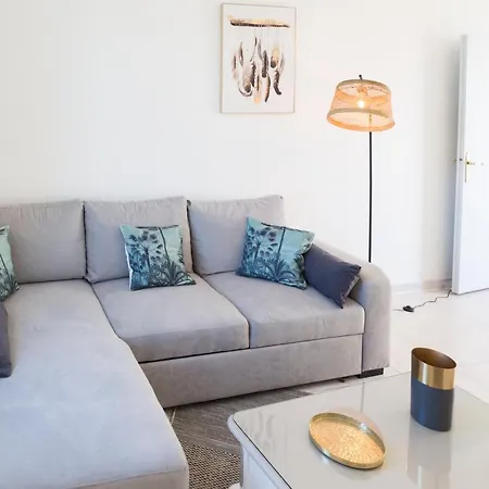 55m2, Tres Proche Plage, Hippodrome, Tous Commerces Apartment