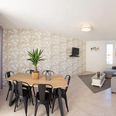 55m2, Tres Proche Plage, Hippodrome, Tous Commerces Lägenhet *