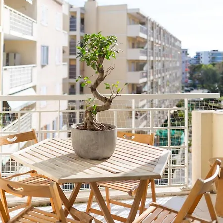 Apartment 55m2, Tres Proche Plage, Hippodrome, Tous Commerces *