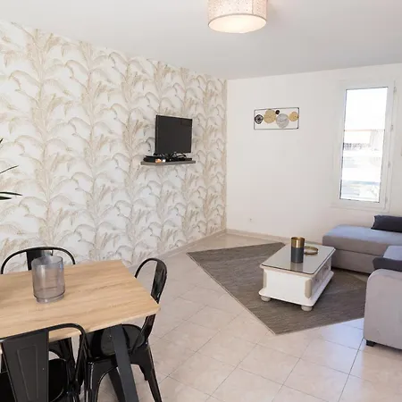 55m2, Tres Proche Plage, Hippodrome, Tous Commerces *