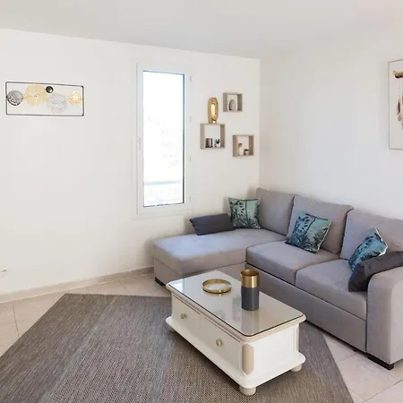 55m2, Très Proche Plage, Hippodrome, Tous Commerces *